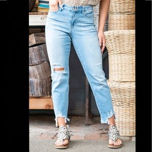 Judy Blue Fray light denim. Mid- rise destroyed hem boyfriend
